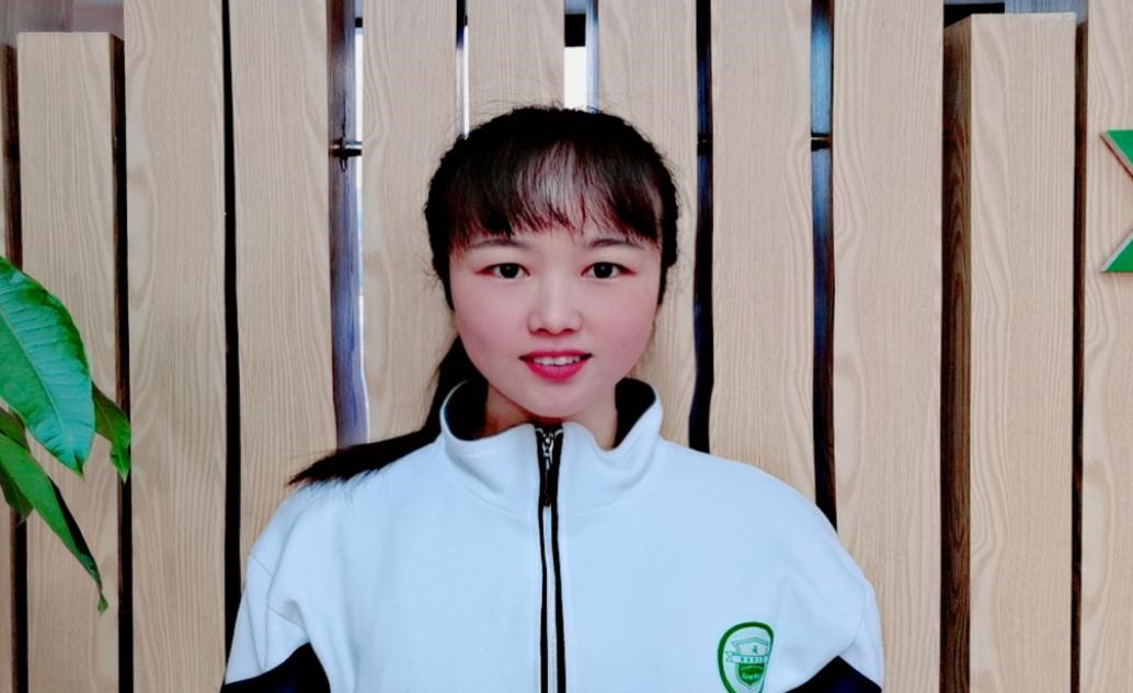 周嗣盼